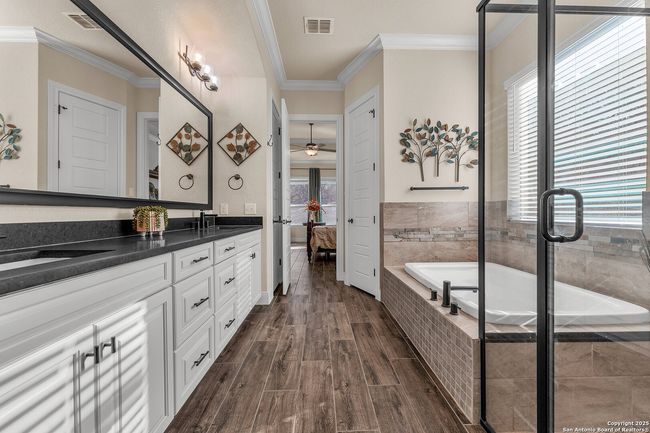 663 Private Road 1712, House other with 3 bedrooms, 3 bathrooms and null parking in Mico TX | Image 49