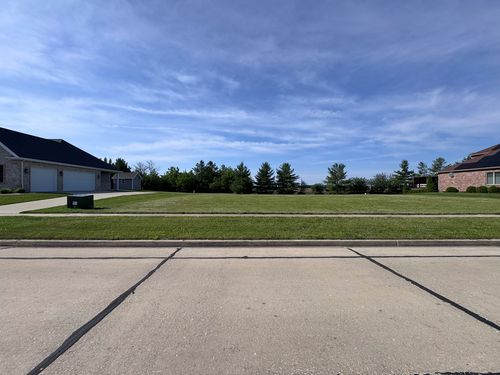 605 Cayman Way, Savoy, IL, 61874-7806 | Card Image