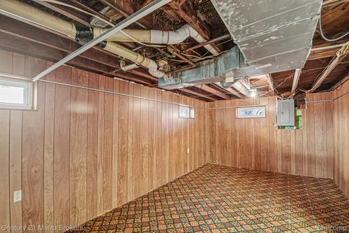 1800 W Genesee Street, Lapeer, MI, 48446 | Card Image