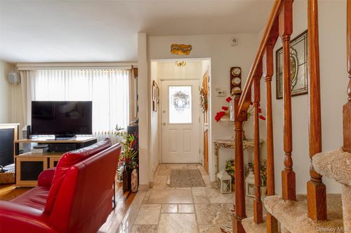 166 Revere Ave, Bronx, NY, 10465-3323 | Card Image