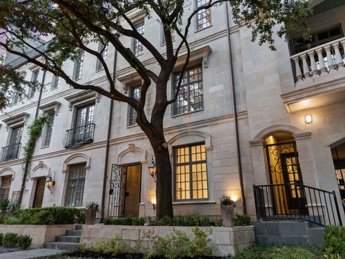 2214 Worthington St, Dallas, TX, 75204-2696 | Card Image