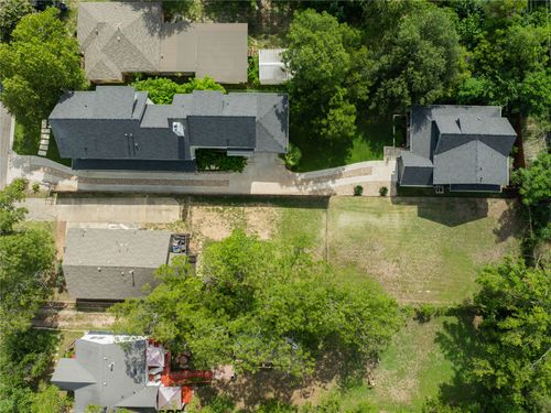 2817 E 22nd St, Austin, TX, 78722-1703 | Card Image