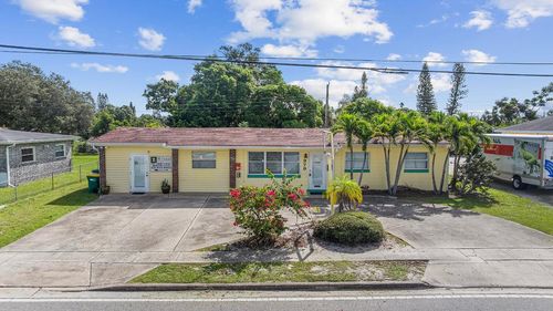 979 Croton Rd, Melbourne, FL, 32935-3153 | Card Image