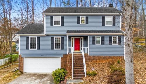 1111 New Hampshire Dr, Jamestown, NC, 27282-9044 | Card Image