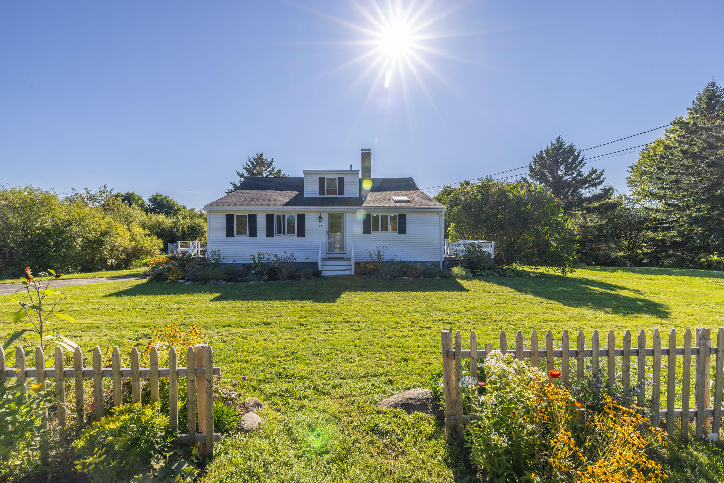 Lake View Ter, Rockland, ME 04841