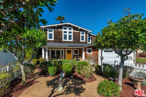 821 Hillcrest St, El Segundo, CA, 90245-2025 | Card Image