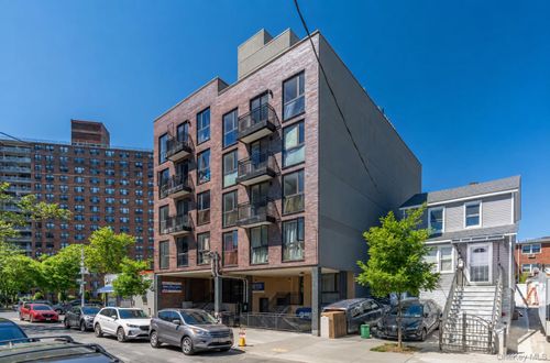 3b-5540 97th Pl, Corona, NY, 11368-3025 | Card Image