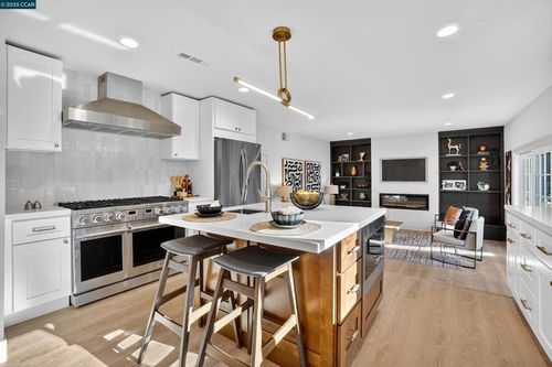 2365 Shannon Ln, Walnut Creek, CA, 94598-1250 | Card Image