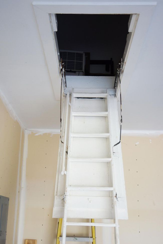 LARGE STOREGE AREA ABOVE GARAGE | Image 20