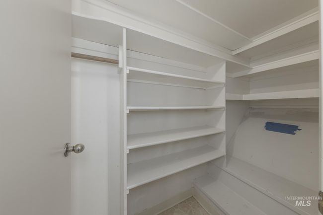 View of pantry | Image 12