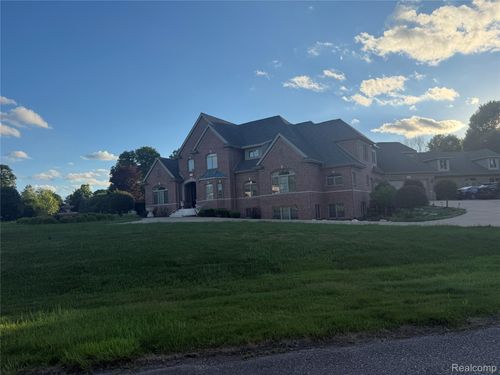 2665 Timber Lane Dr, Flushing, MI, 48433-3506 | Card Image