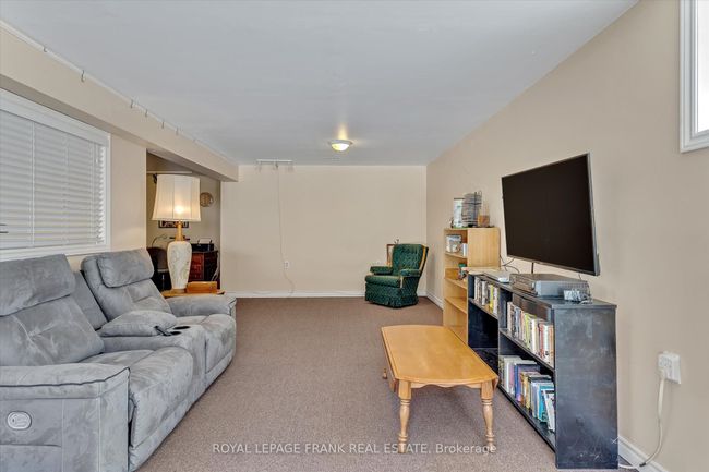 18 E Beehive Dr, House other with 3 bedrooms, 2 bathrooms and 10 parking in Bobcaygeon ON | Image 33