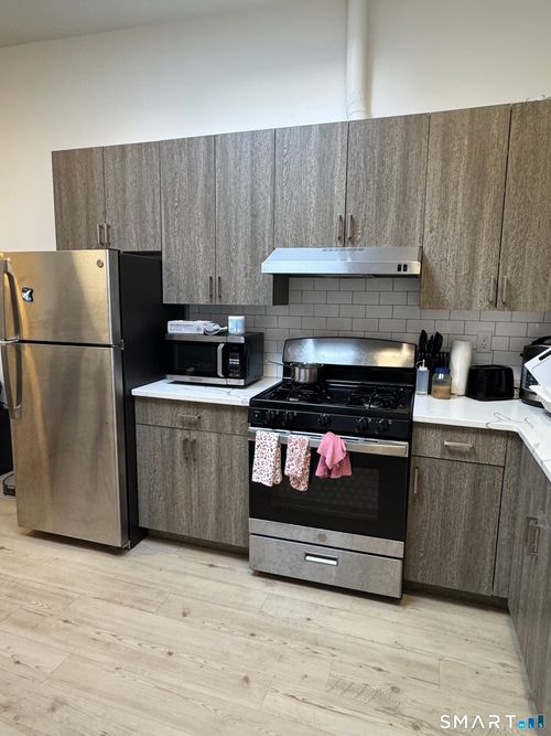 a-19 Whitney Avenue, New Haven, CT, 06510 | Card Image