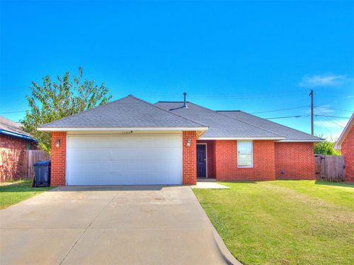 1100 Lawton, Moore, OK, 73160-3733 | Card Image
