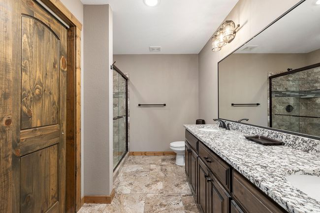 Master Bathroom | Image 31