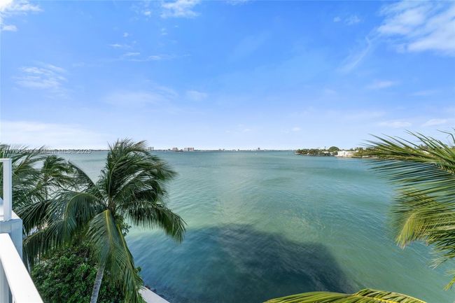 APT-1404 - 1881 79 Th Street Cswy, Condo with 2 bedrooms, 2 bathrooms and null parking in North Bay Village FL | Image 30