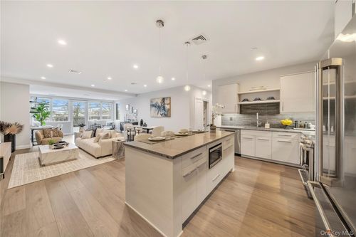 311-101 Searing Ave, Mineola, NY, 11501-2889 | Card Image