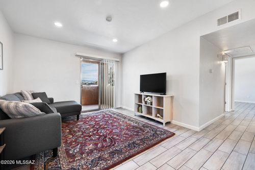 322-1810 E Blacklidge Dr, Tucson, AZ, 85719-2772 | Card Image