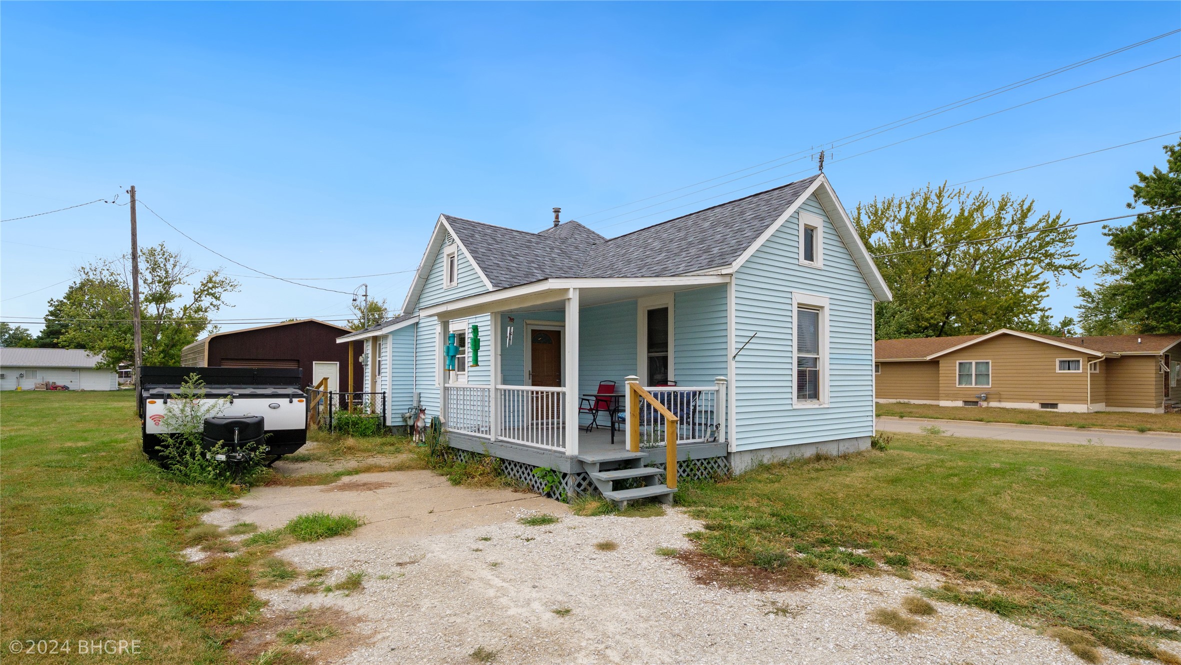 16th St, Chariton, IA 50049