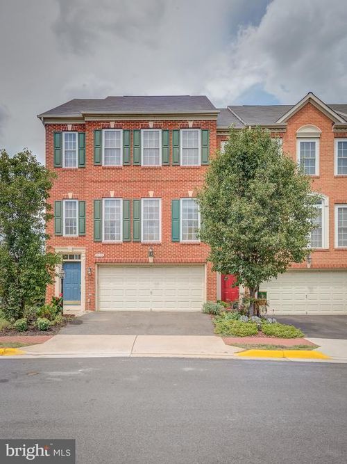 8070 Samuel Wallis St, LORTON, VA, 22079-2349 | Card Image