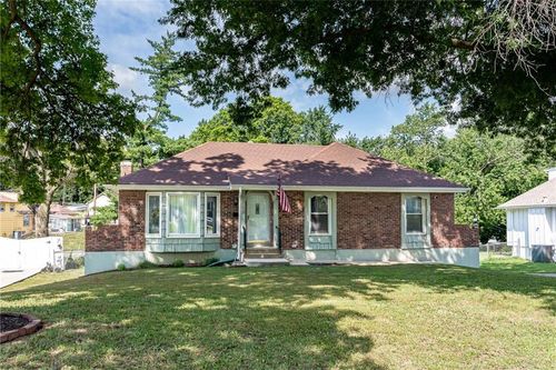 10818 Bellaire Ave, Kansas City, MO, 64134-2550 | Card Image