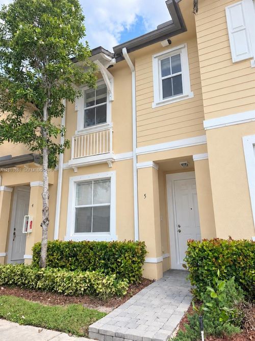 5-2885 Se 1st Dr, Homestead, FL, 33033-7261 | Card Image