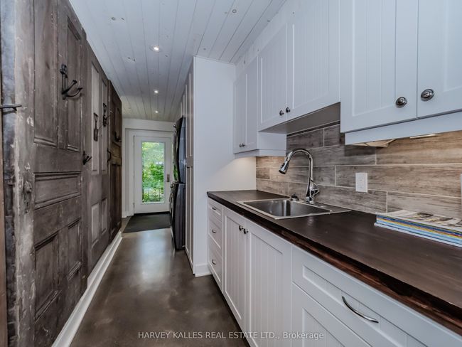 1911 Mortimers Point Rd, Home with 6 bedrooms, 3 bathrooms and 5 parking in Port Carling ON | Image 17