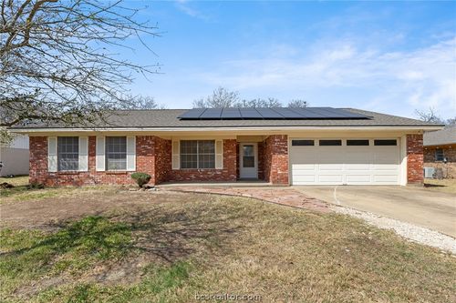1211 King Arthur Cir, College Station, TX, 77840-4827 | Card Image