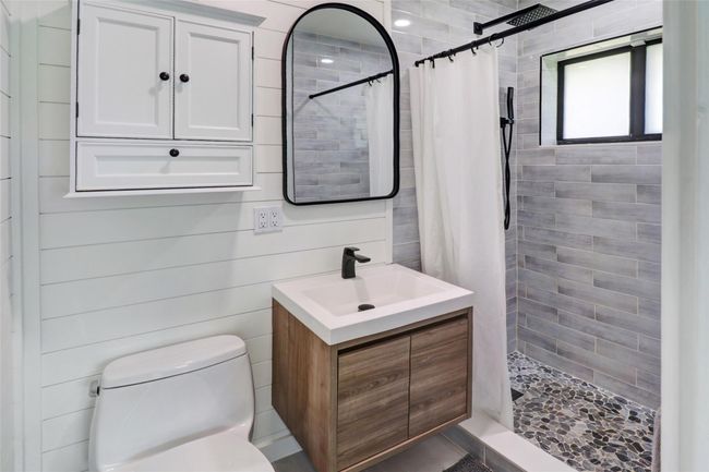 2141 Ne 49 Th St, House other with 3 bedrooms, 2 bathrooms and null parking in Lighthouse Point FL | Image 18