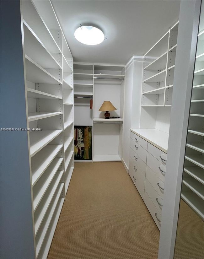 APT-17B - 881 Ocean Dr, Condo with 2 bedrooms, 2 bathrooms and null parking in Key Biscayne FL | Image 5