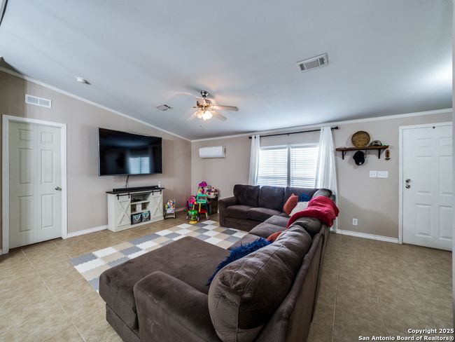 1271 Sandbranch Rd, House other with 3 bedrooms, 2 bathrooms and null parking in Bigfoot TX | Image 12