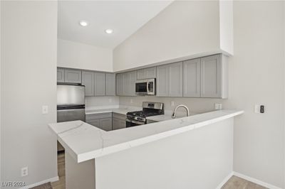 201 - 4811 Black Bear Road, Condo with 2 bedrooms, 2 bathrooms and null parking in Las Vegas NV | Image 2