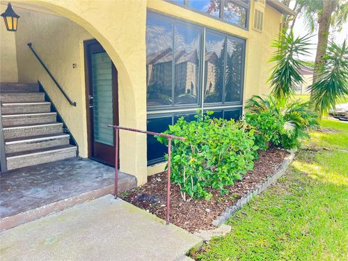 1-340 Pine Ridge Cir, Greenacres, FL, 33463-1427 | Card Image