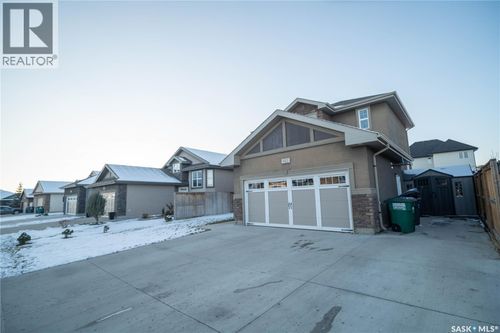 922 Hunter Rd, Saskatoon, SK, S7T0P8 | Card Image