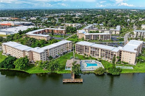 f211-3893 Lake Bayshore Dr, BRADENTON, FL, 34205-5031 | Card Image