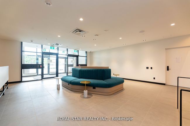 B-2313 - 7950 Bathurst St, Condo with 2 bedrooms, 1 bathrooms and 1 parking in Thornhill ON | Image 4