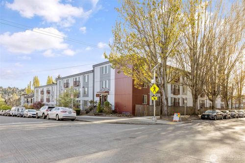apt-407-3661 Phinney Ave N, Seattle, WA, 98103-8538 | Card Image