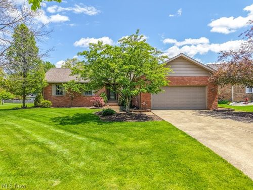 124 Alber Dr, Medina, OH, 44256-2001 | Card Image