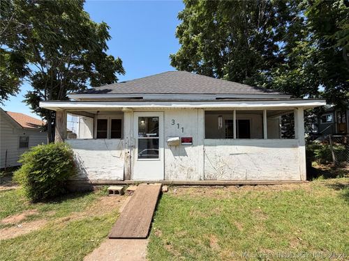 311 E 4th Ave, Bristow, OK, 74010-3025 | Card Image