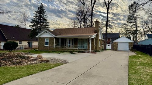 1004 Capital Ave Sw, Battle Creek, MI, 49015-3812 | Card Image
