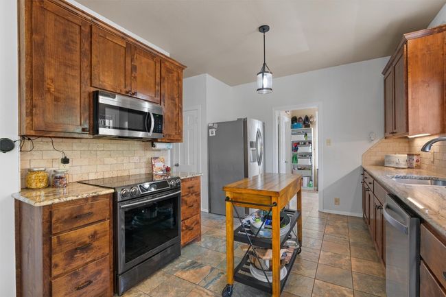 1922 W Lake Dr, House other with 3 bedrooms, 2 bathrooms and 6 parking in Taylor TX | Image 17