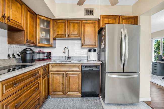 APT-84 - 2458 Columbia Dr, Condo with 2 bedrooms, 2 bathrooms and null parking in CLEARWATER FL | Image 9