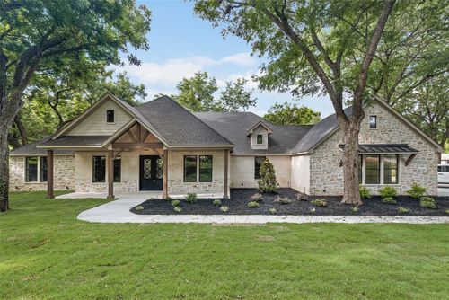 900 Red Oak Creek Dr, Ovilla, TX, 75154-3616 | Card Image