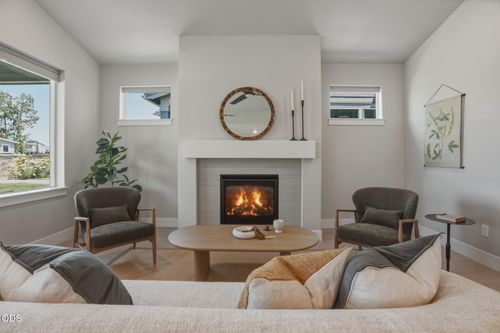 20855 Se Caldera Dr, Bend, OR, 97702-3923 | Card Image