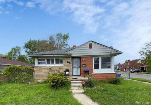 15300 W Chicago St, Detroit, MI, 48228-2212 | Card Image