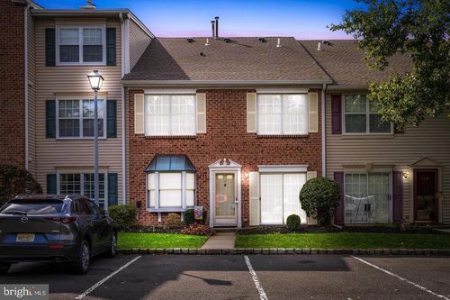 110 Versailles Ct, HAMILTON, NJ, 08619-4647 | Card Image