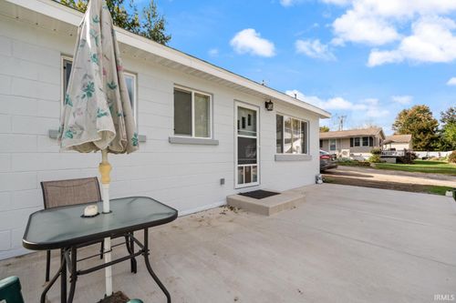 8727 S Hill Drive, Silver Lake, IN, 46982 | Card Image