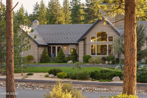 102 W Willis Ln, Reno, NV, 89511-2724 | Card Image