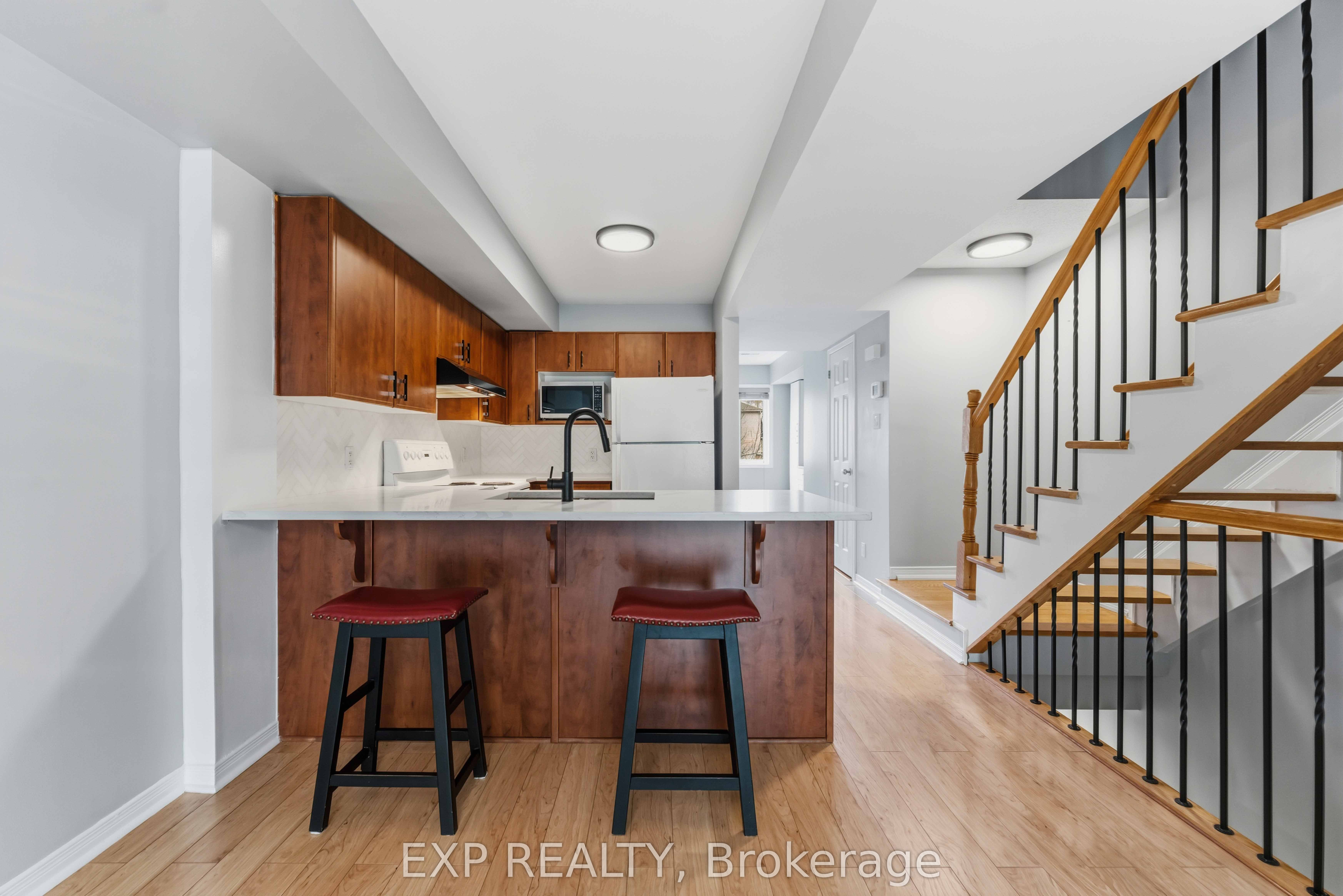 Residential in Cyrville - Carson Grove - Pineview 4