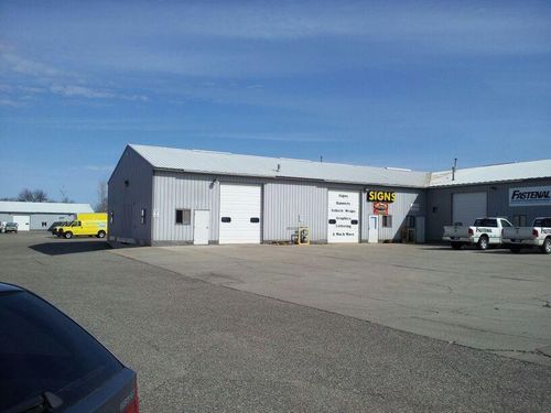 1-and-2-945 5th Avenue Se, Hutchinson, MN, 55350 | Card Image